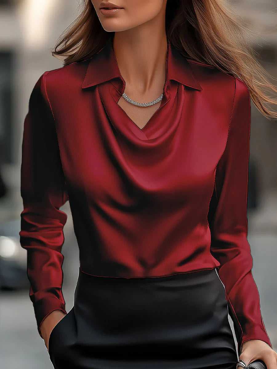 Phoebe | Elegante blusa de satén blanco con escote drapeado